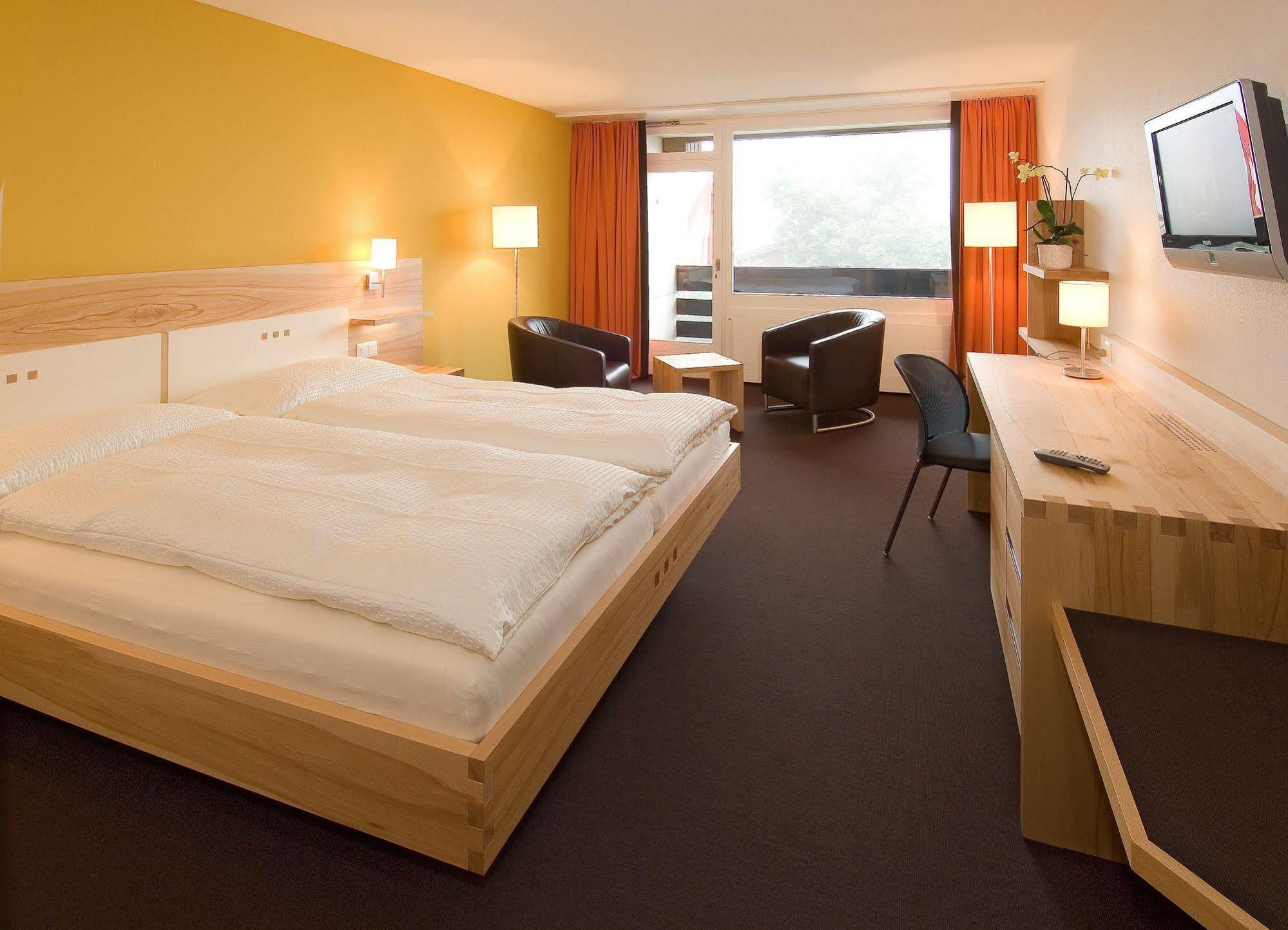 Hotel Gaedi เกรเชิน ภายนอก รูปภาพ